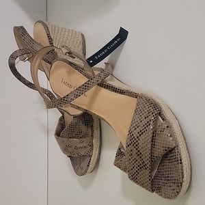 Womens Faded Glory Snakeskin Wedge Sandals Size 8.5
